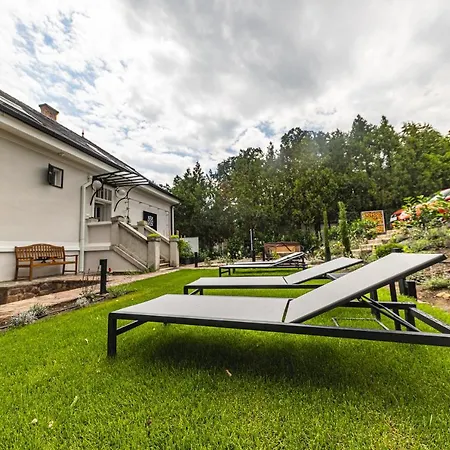 Chez Les Amis - Adults Only Pensionat 4*
